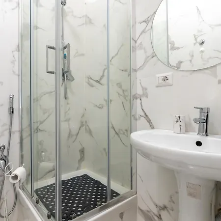 Amazing Near To Colosseo And Subway Rzym